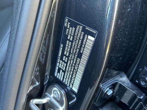 Used 2026 Porsche Macan AWD/4WD image 7