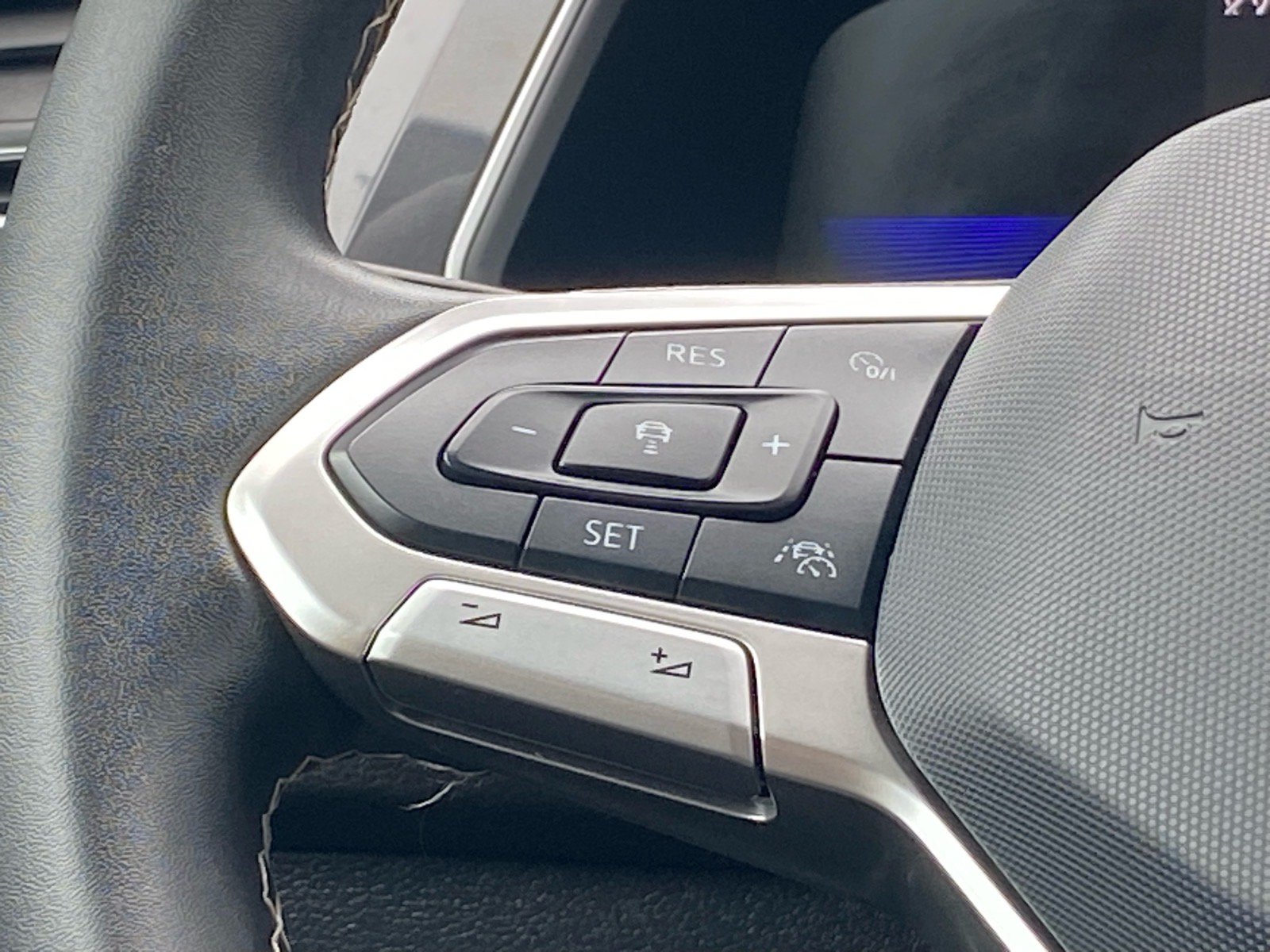 Certified 2024 Volkswagen Tiguan S AWD/4WD image 4
