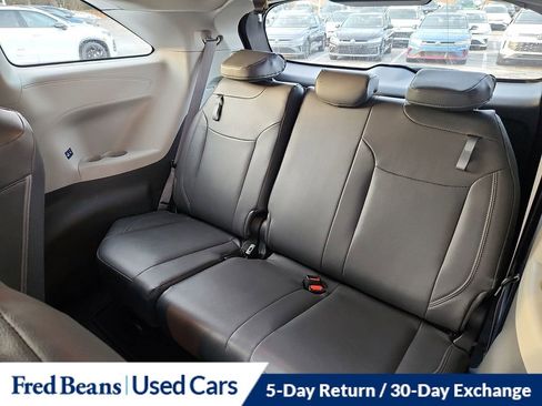 Used 2023 Toyota Sienna LE image 11