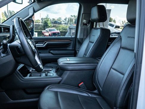 Used 2024 GMC Sierra 2500 Denali image 11