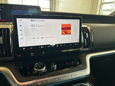 New 2025 Ford Expedition Max Platinum w/ Stealth Performance Package image 32