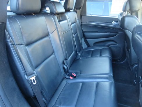 Used 2019 Jeep Grand Cherokee Limited image 17