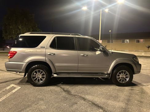Used 2001 Toyota Sequoia SR5 image 8