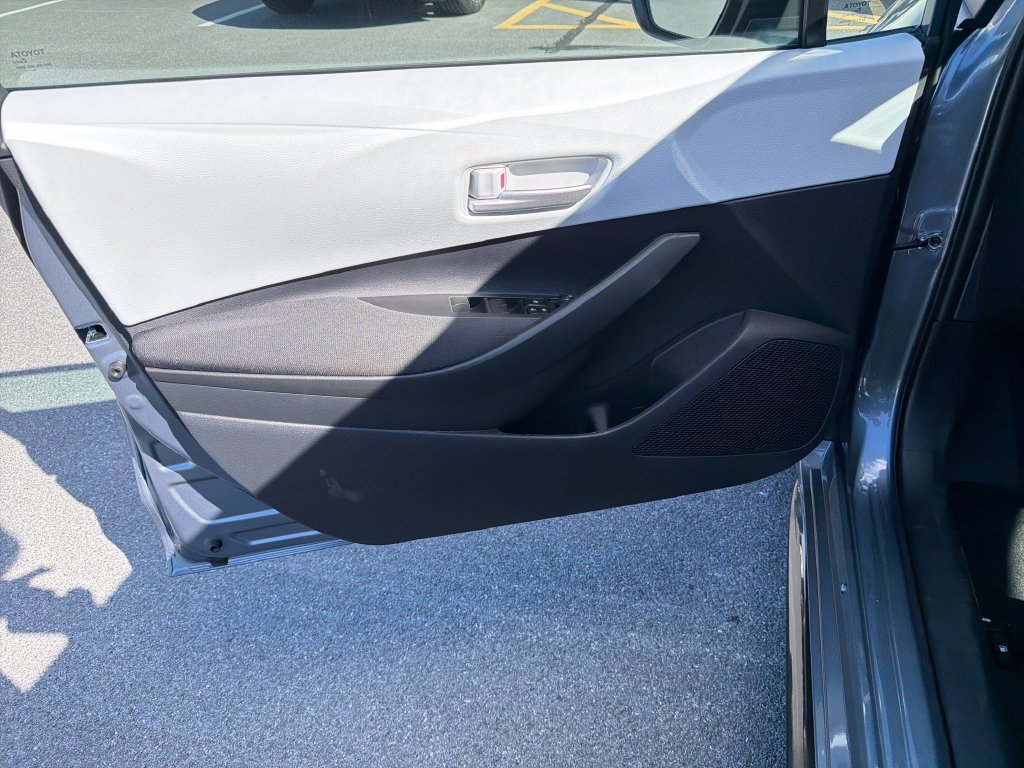 Used 2026 Toyota Corolla SE FWD image 15