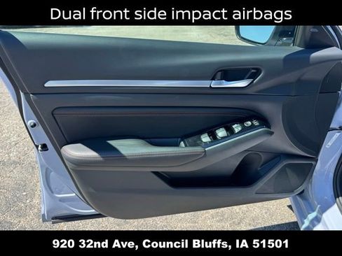 Used 2023 Nissan Altima 2.5 SR FWD image 19