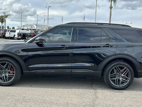 Certified 2025 Ford Explorer ST RWD image 7