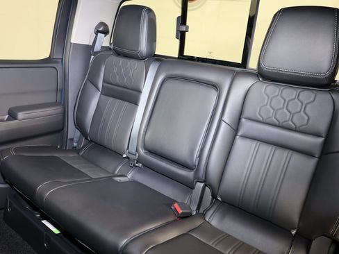 Used 2024 Nissan Frontier SL w/ Technology Package image 10