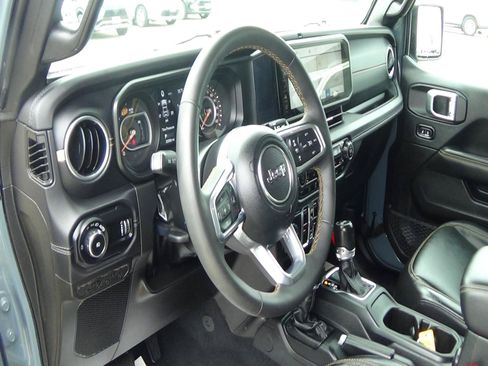 Used 2024 Jeep Wrangler Unlimited Sahara w/ Safety Group AWD/4WD image 16