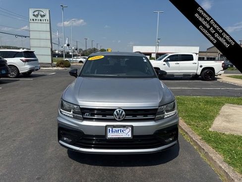 Used 2020 Volkswagen Tiguan SE R-Line AWD/4WD image 2