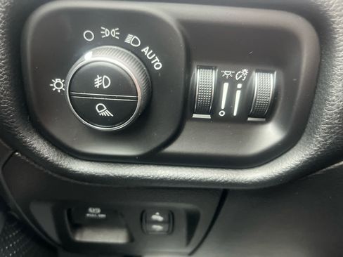 Used 2022 RAM 1500 Laramie w/ Sport Appearance Package image 15