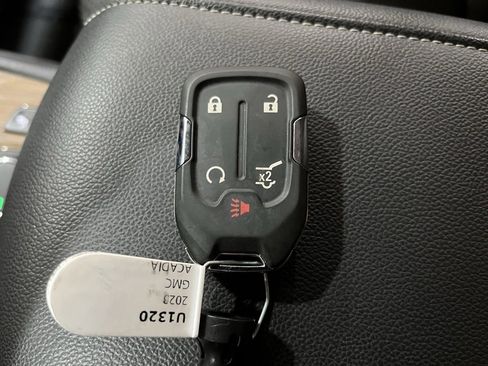 Certified 2023 GMC Acadia SLE w/ Driver Convenience Package image 38