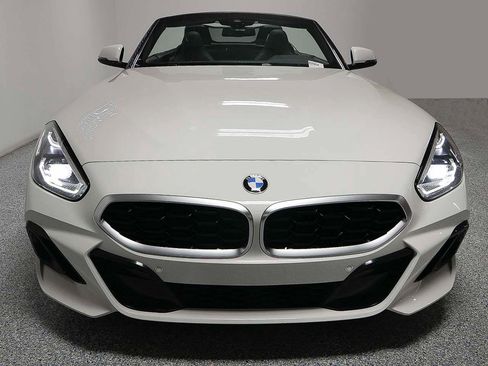 Used 2023 BMW Z4 sDrive30i w/ Convenience Package image 3