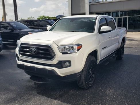 Used 2022 Toyota Tacoma SR5 w/ Technology Package RWD image 3