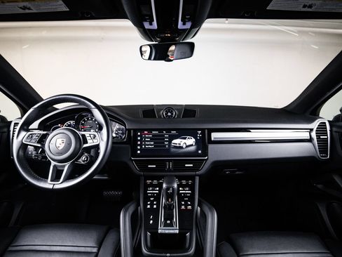 Certified 2023 Porsche Cayenne Platinum Edition AWD/4WD image 25