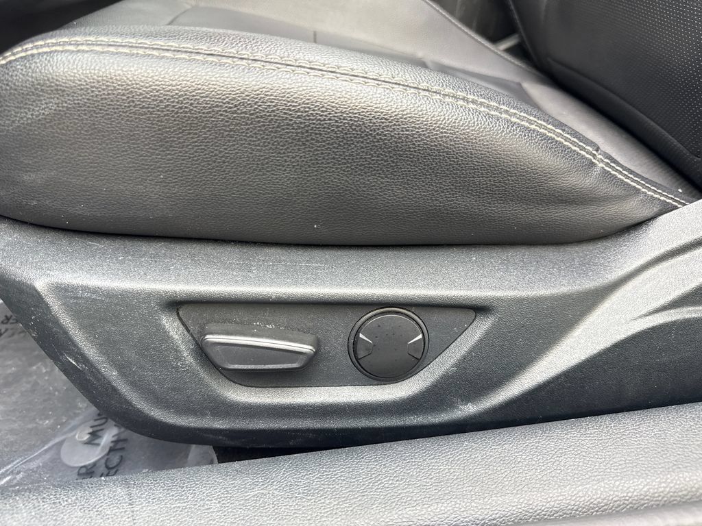 Used 2023 Ford Mustang Premium RWD image 33