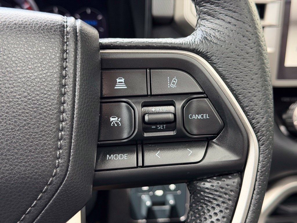 Used 2025 Toyota Sequoia Limited AWD/4WD image 20