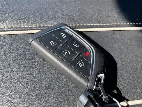 Used 2023 Cadillac Escalade Luxury AWD/4WD image 36