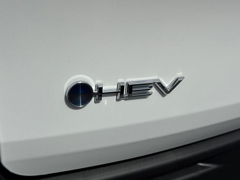 New 2026 Toyota Sienna LE FWD image 12