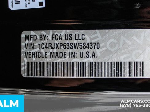 Used 2025 Jeep Wrangler Unlimited Sahara w/ Safety Group image 40