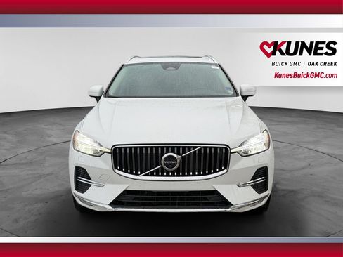 Used 2022 Volvo XC60 B5 Inscription w/ Advanced Package AWD/4WD image 2