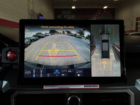 Used 2024 Toyota Tacoma TRD Off-Road w/ TRD Off Road Premium Package AWD/4WD image 43