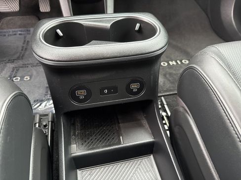 Used 2023 Hyundai Ioniq 5 Limited image 23