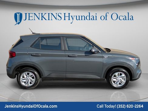 New 2026 Hyundai Venue SE FWD image 2