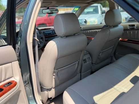 Used 2006 Toyota Camry XLE w/ VSC & Side Airbag Pkg FWD image 31