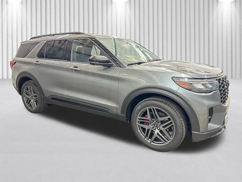 New 2026 Ford Explorer ST-Line w/ ST-Line Street Pack AWD/4WD image 2