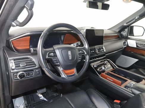 Used 2021 Lincoln Navigator Reserve w/ Luxury Package image 29