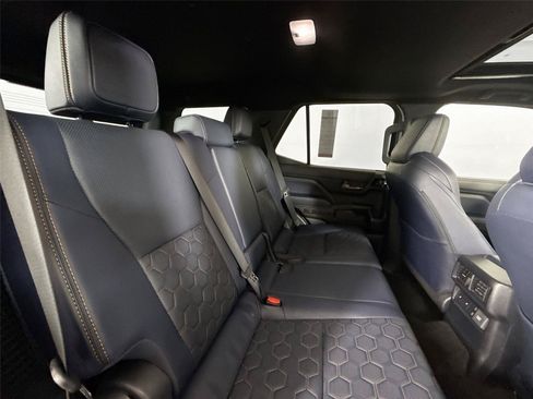 Certified 2025 Toyota 4Runner Platinum AWD/4WD image 43