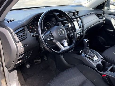 Used 2020 Nissan Rogue SV image 13