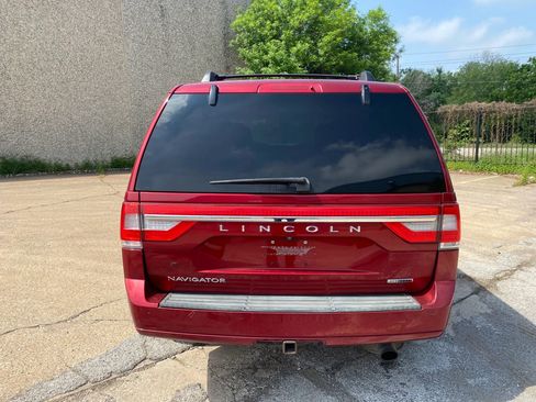 Used 2015 Lincoln Navigator 2WD image 6