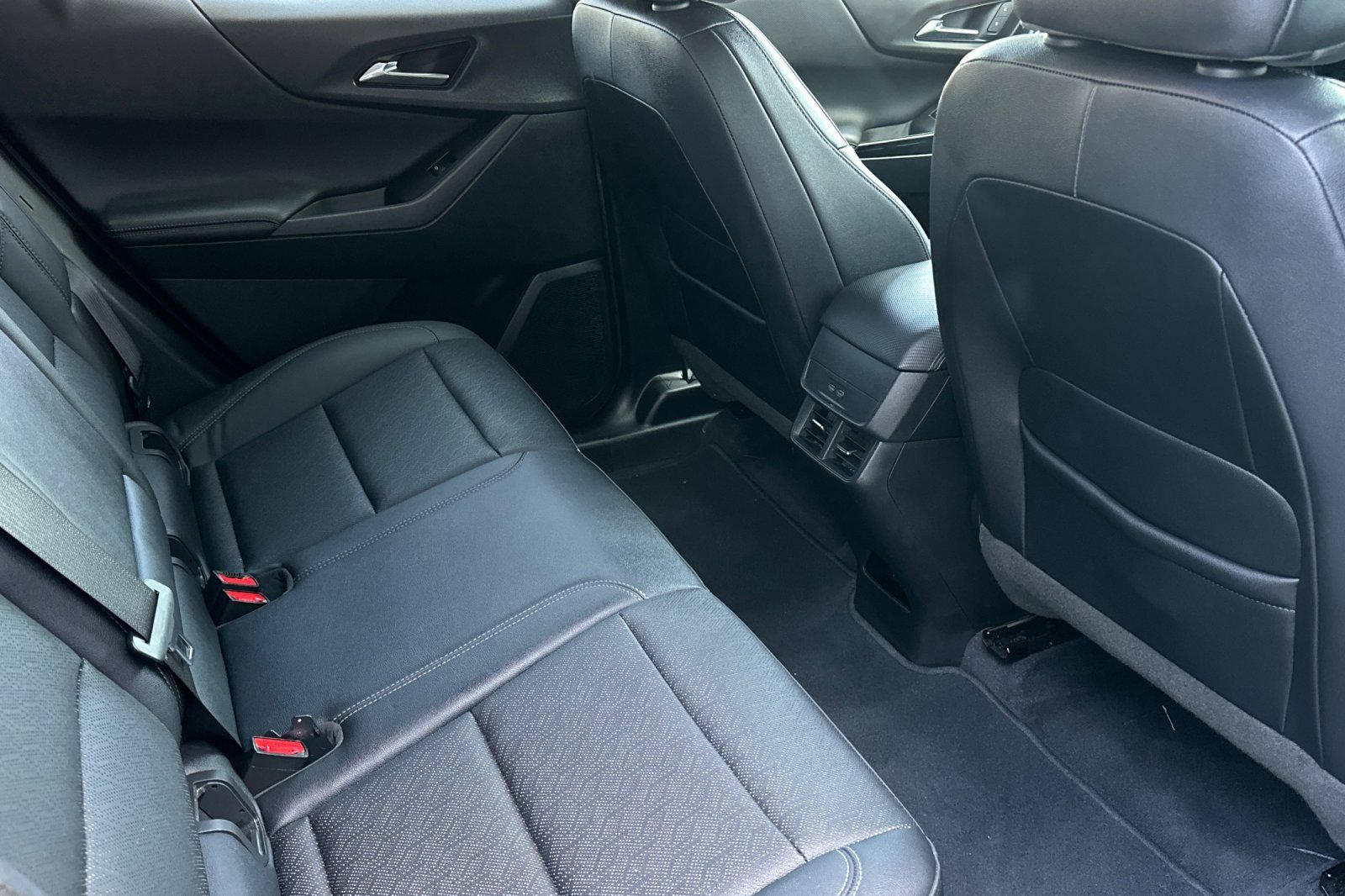 Used 2025 Chevrolet Equinox LT w/ Convenience Package II AWD/4WD image 19