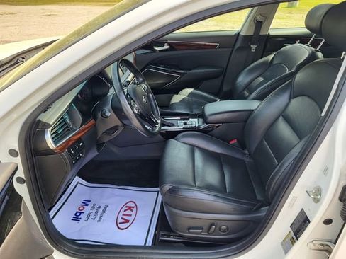 Used 2019 Kia Cadenza Technology image 9