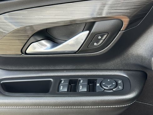 Used 2024 GMC Terrain SLE FWD image 22