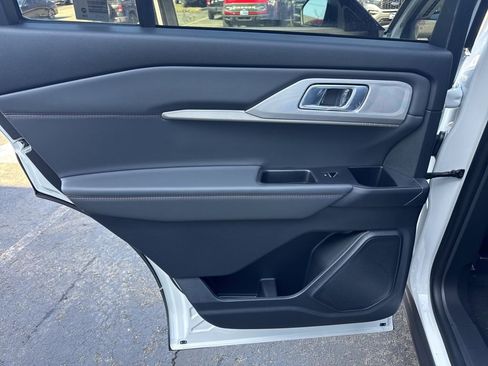 New 2026 Ford Explorer Active w/ Active Comfort Package image 16