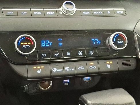 Used 2023 Hyundai Elantra SEL w/ Convenience Package image 17