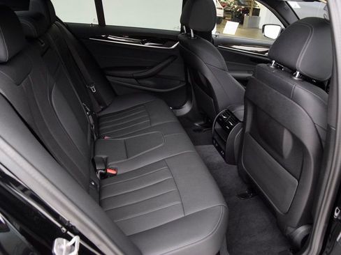 Used 2023 BMW 530i w/ Convenience Package image 19