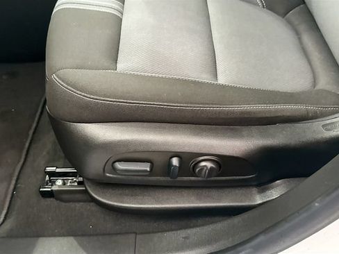 Used 2024 Chevrolet Blazer LT FWD image 19