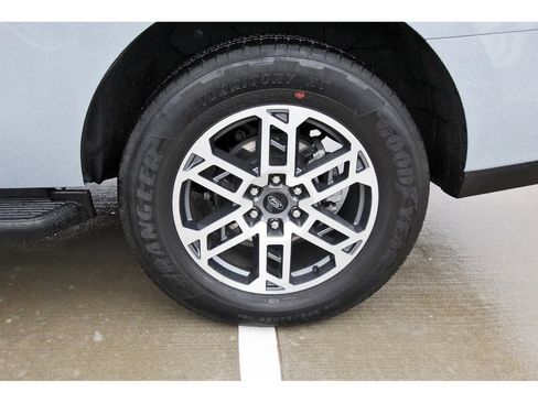 Used 2025 Ford Expedition Active RWD image 29