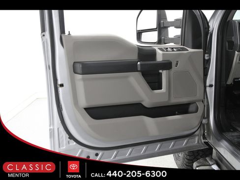 Used 2021 Ford F250 XL w/ STX Appearance Package image 4