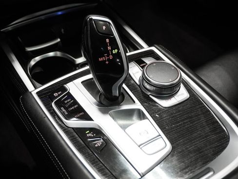 Used 2019 BMW 750i xDrive 750i xDrive w/ M Sport Package image 26