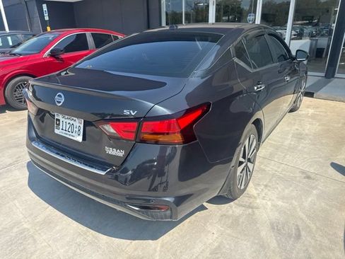 Used 2022 Nissan Altima 2.5 SV FWD image 4