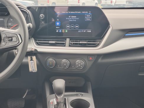 New 2026 Chevrolet Trax LS w/ LS Convenience Package FWD image 23