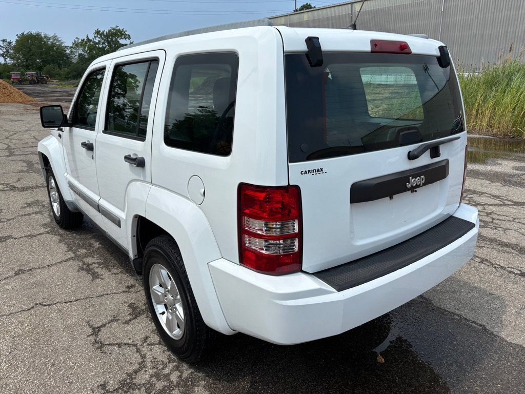 Used 2012 Jeep Liberty Sport RWD image 5