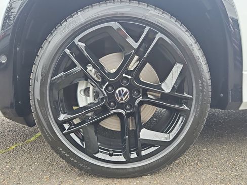 New 2026 Volkswagen Tiguan SE R-Line AWD/4WD image 32