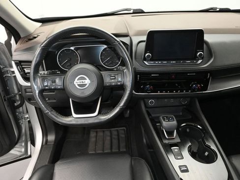 Used 2021 Nissan Rogue SV w/ Premium Package image 17