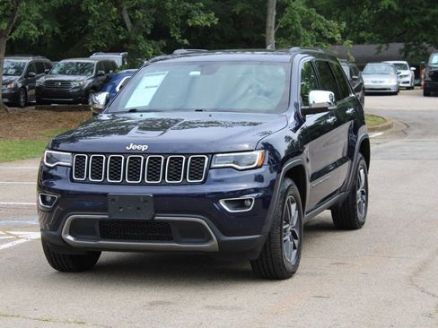 Used 2017 Jeep Grand Cherokee Limited w/ Luxury Group II AWD/4WD image 3