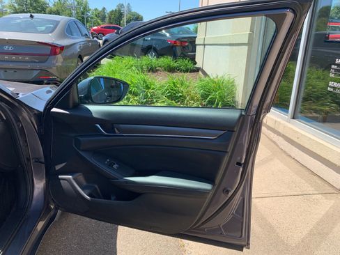 Used 2019 Honda Accord LX image 30